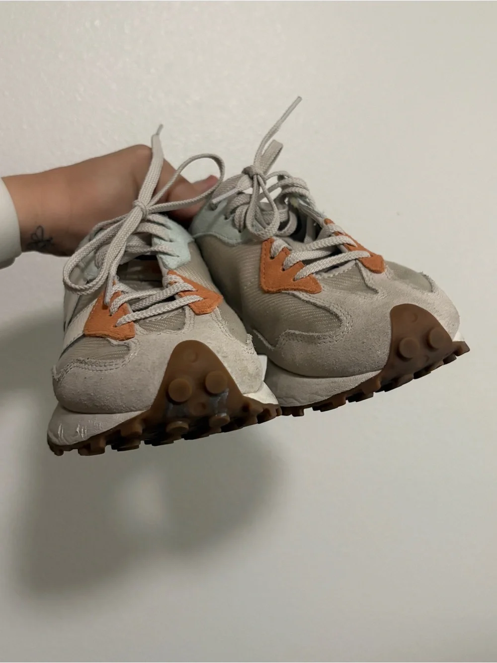 Women’s Beige and White Retro Runner New Balance Sneakers Size 8